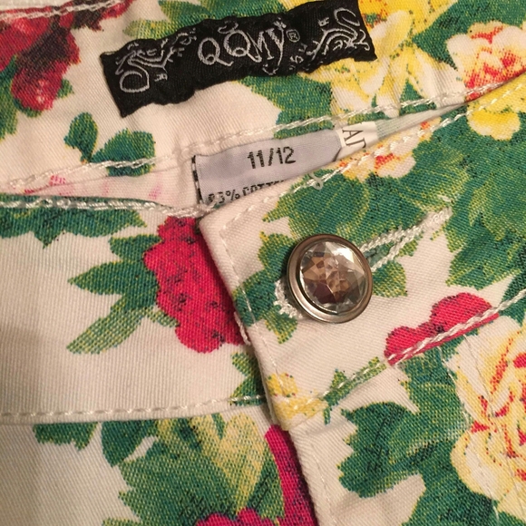 Flower Capris - Picture 3 of 4